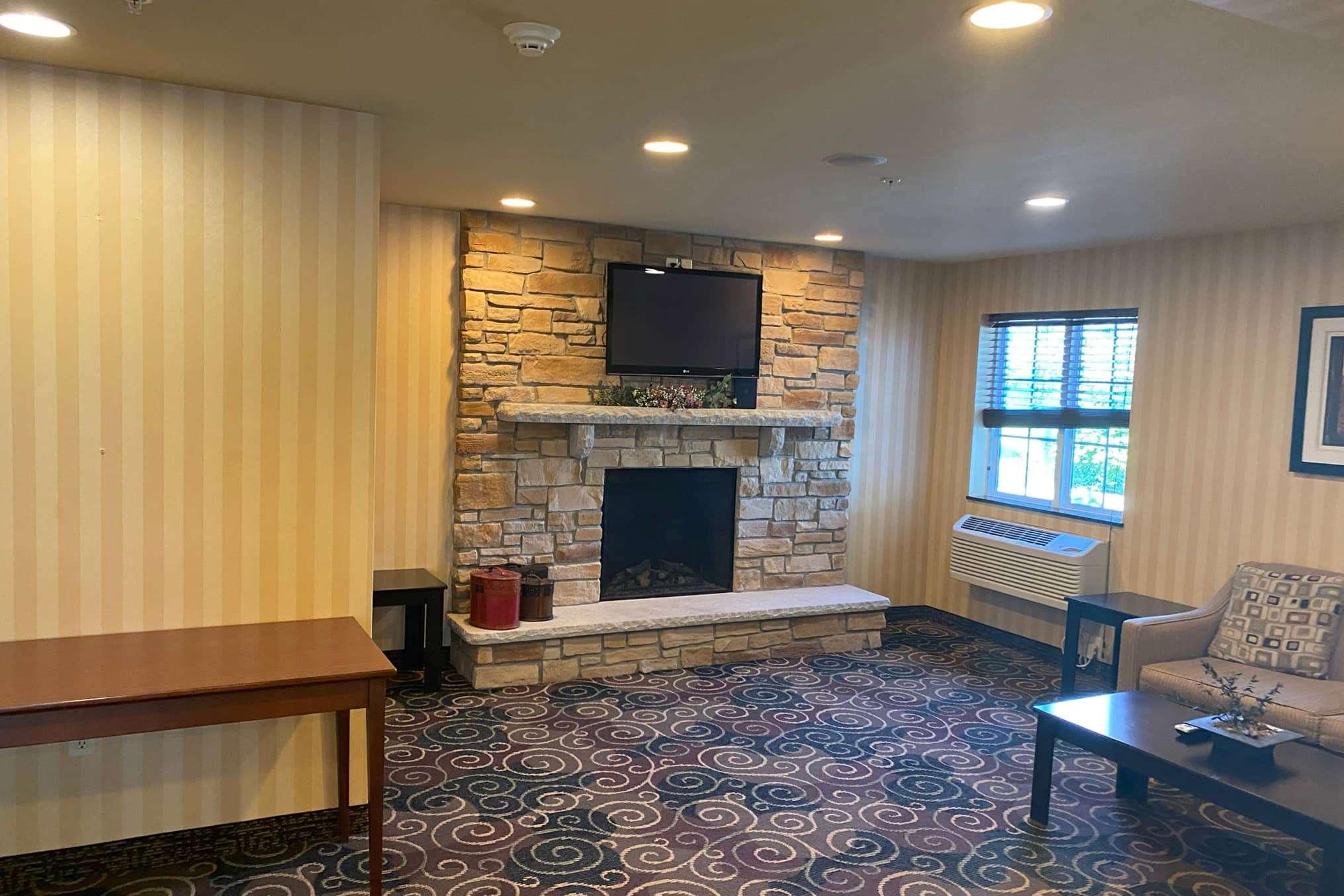 Americinn By Wyndham Oshkosh Exterior foto